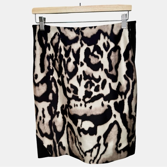 DIANE VON FURSTENBURG Mae Mikado Animal Print Pencil Skirt Wool Silk Knit Sz 10 - Picture 4 of 16
